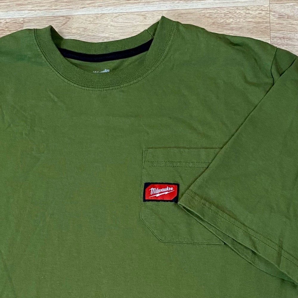 Milwaukee T-Shirt Men’s Large Olive Green Short Sleeve Workwear Pocket Tee Shirt